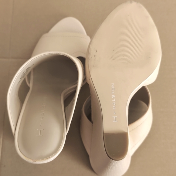 Halston Wedges size 7 - Picture 4 of 4